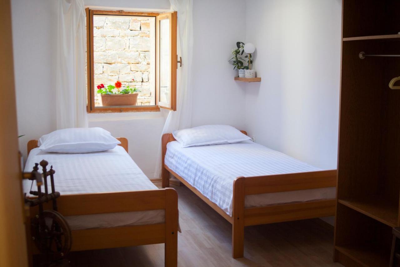 Grožnjan Amarilis Rooms מראה חיצוני תמונה